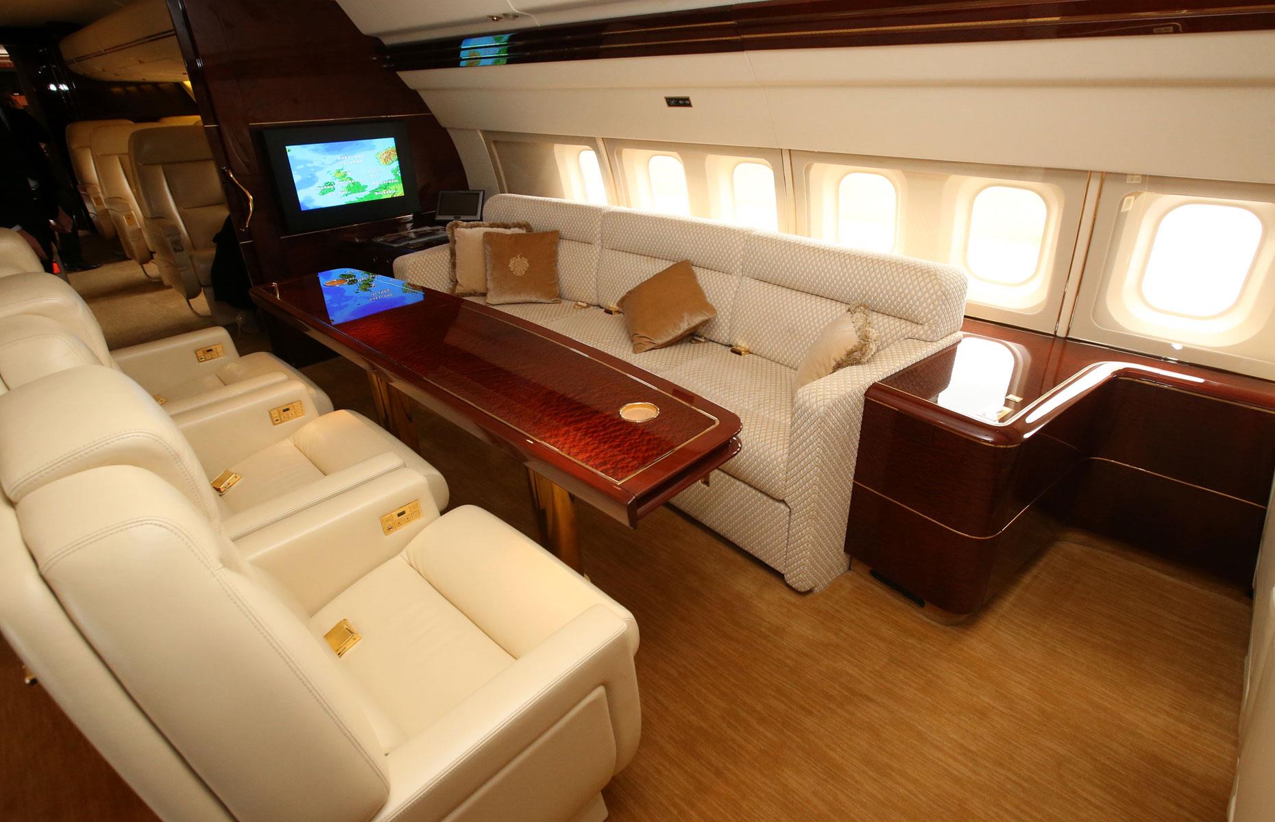 Jet privé Boeing 757 : 100 M$ (90 M€)